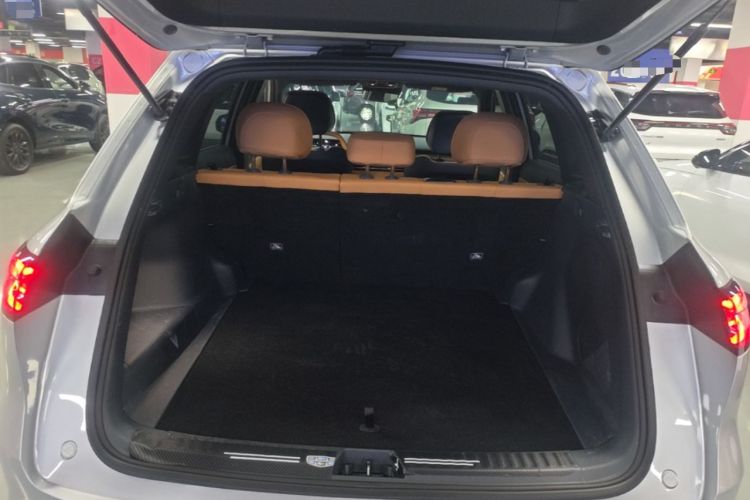 Used Geely Galaxy Xingjian 7 EM-i 2025 120km Launch+ Version Trunk