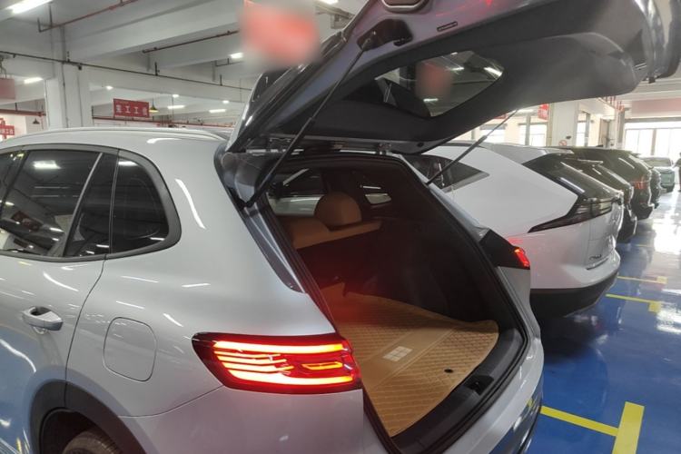 Used Geely Galaxy Xingjian 7 EM-i 2025 55 km Launch Edition Trunk