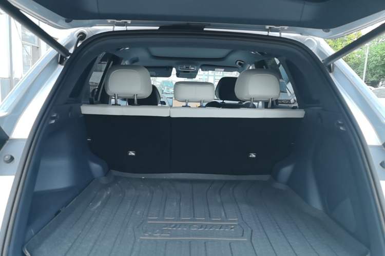 Used Geely Galaxy Xingjian 7 EM-i 2025 120km Exploration+ Version Trunk
