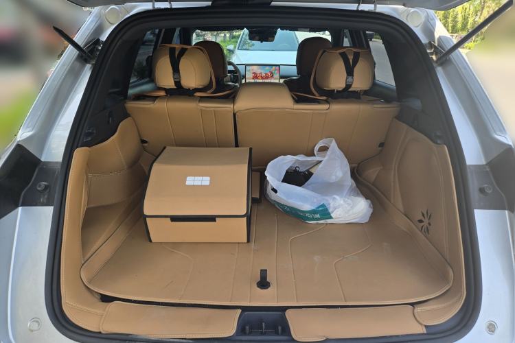 Used Geely Galaxy Xingjian 7 EM-i 2025 55 km Launch Edition Trunk