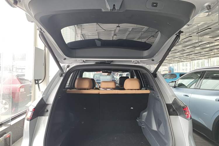 Used Geely Galaxy Xingjian 7 EM-i 2025 120km Navigator Edition Trunk
