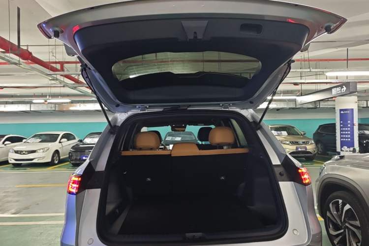 Used Geely Galaxy Xingjian 7 EM-i 2025 55 km Launch Edition Trunk