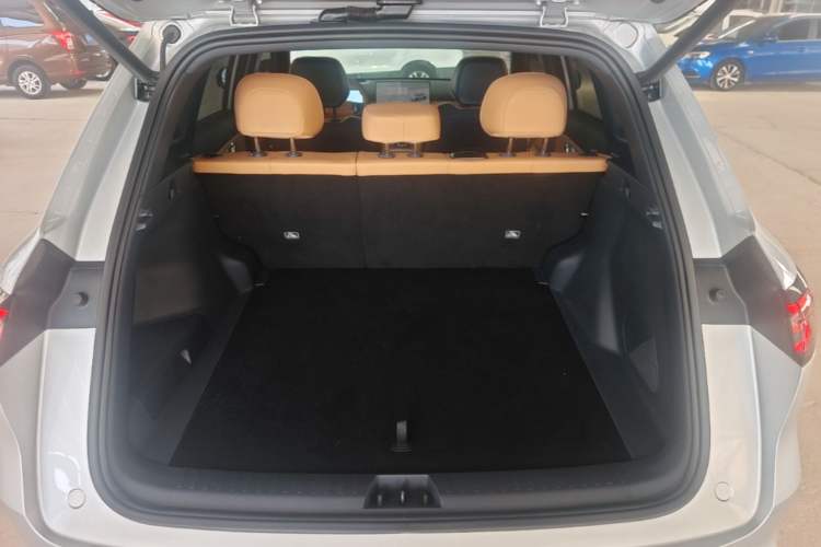 Used Geely Galaxy Xingjian 7 EM-i 2025 120km Navigator Edition Trunk