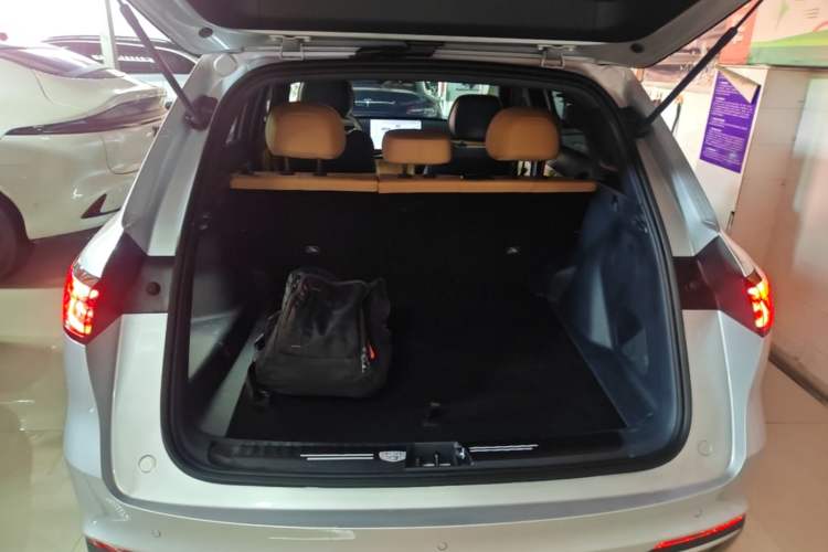 Used Geely Galaxy Xingjian 7 EM-i 2025 120km Launch+ Version Trunk
