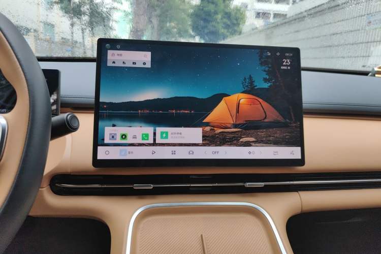 Used Geely Galaxy Xingjian 7 EM-i 2025 120km Launch+ Version Audio And AC Panel