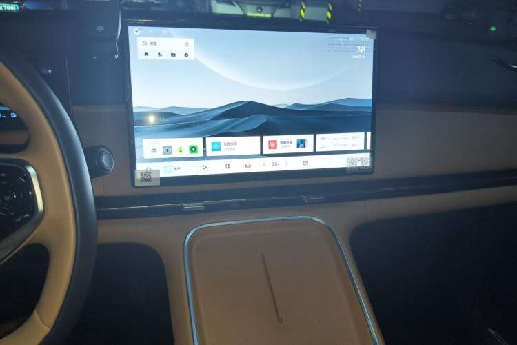 Used Geely Galaxy Xingjian 7 EM-i 2025 120km Launch+ Version Audio And AC Panel