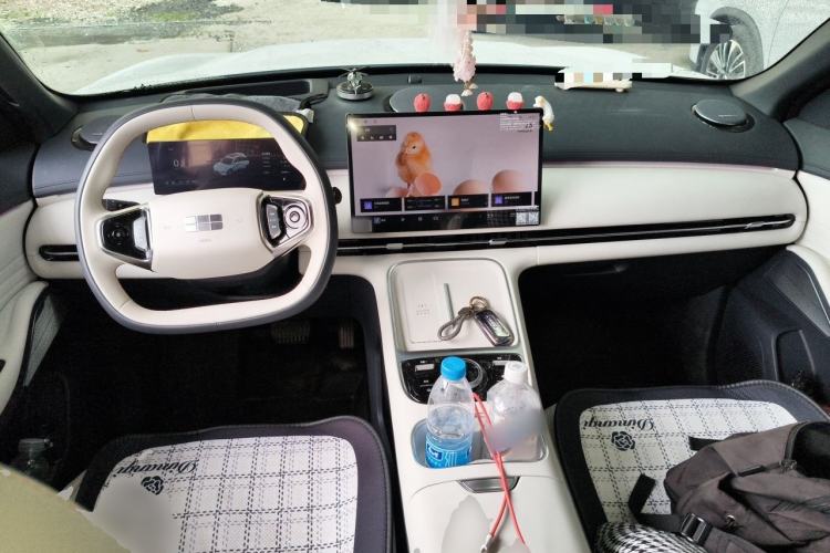 Used Geely Galaxy Xingjian 7 EM-i 2025 120km Navigator Edition Center Console