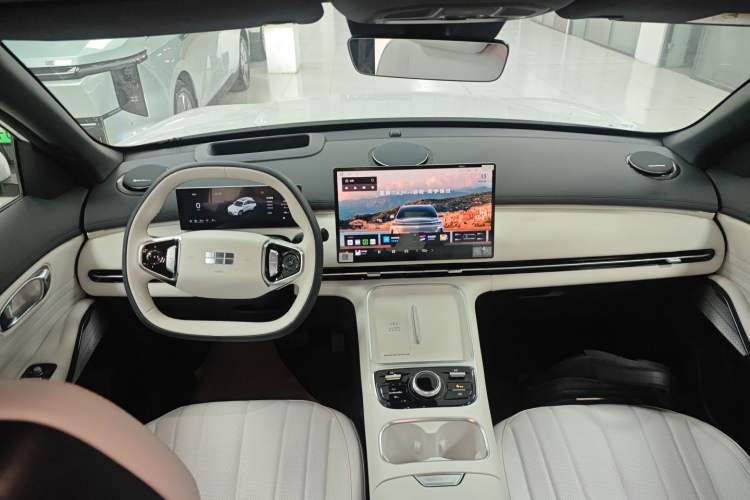 Used Geely Galaxy Xingjian 7 EM-i 2025 120km Exploration+ Version Center Console