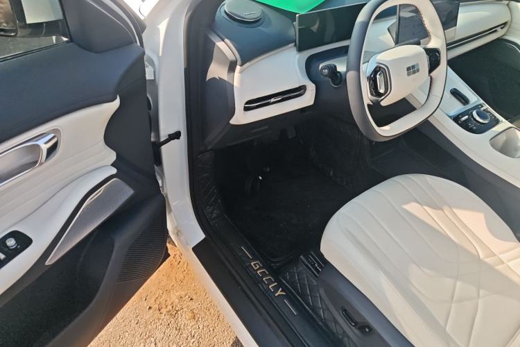Used Geely Galaxy Xingjian 7 EM-i 2025 120km Launch+ Version Driver Seat