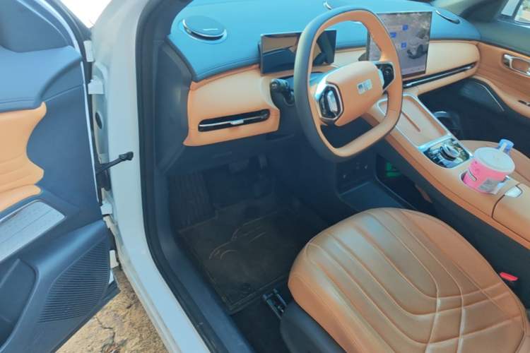 Used Geely Galaxy Xingjian 7 EM-i 2025 120km Launch+ Version Driver Seat