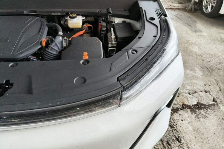 Used Geely Galaxy Xingjian 7 EM-i 2025 120km Navigator Edition Engine Bay Left