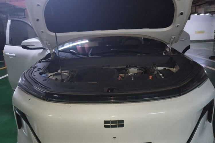 Used Geely Galaxy Xingjian 7 EM-i 2025 120km Launch+ Version Engine Bay
