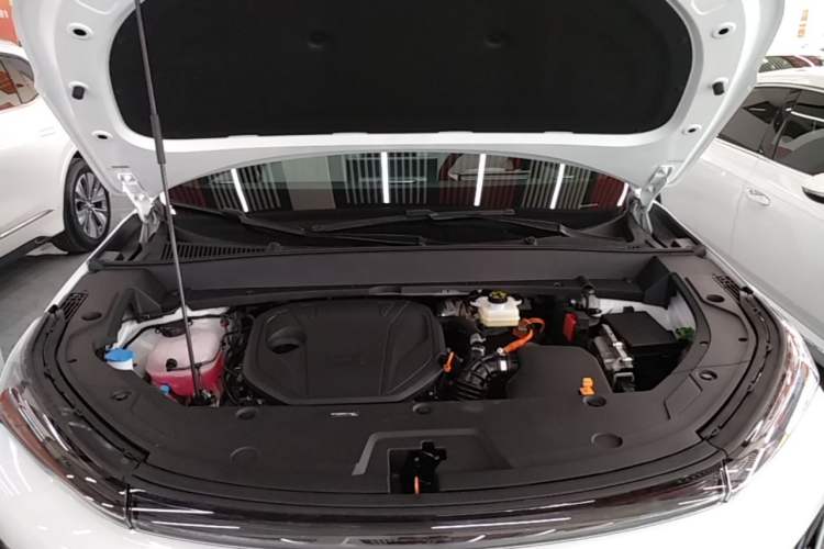 Used Geely Galaxy Xingjian 7 EM-i 2025 120km Launch+ Version Engine Bay