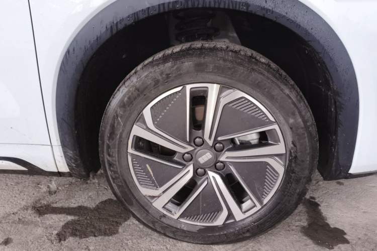 Used Geely Galaxy Xingjian 7 EM-i 2025 120km Exploration+ Version Exterior 1