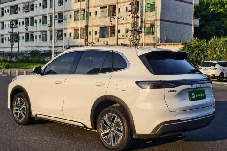 Used Geely Galaxy Xingjian 7 EM-i 2025 120km Launch+ Version Exterior 10