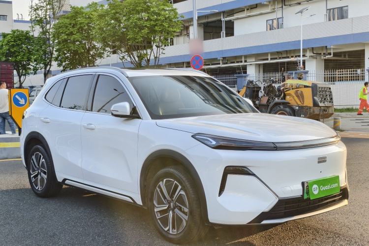 Used Geely Galaxy Xingjian 7 EM-i 2025 120km Launch+ Version Exterior 2