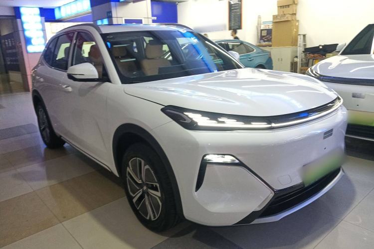 Used Geely Galaxy Xingjian 7 EM-i 2025 120km Launch+ Version Exterior 2