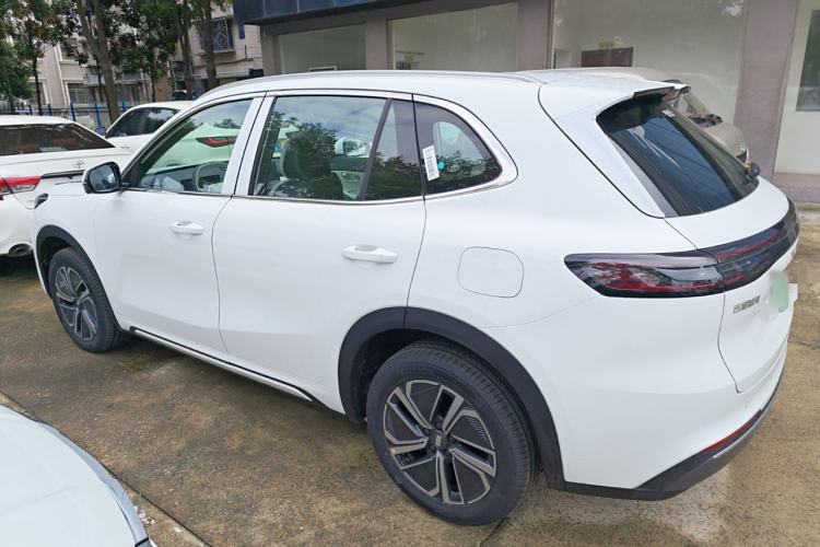 Used Geely Galaxy Xingjian 7 EM-i 2025 120km Launch+ Version Exterior 3
