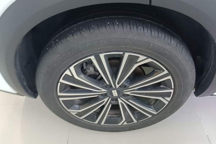 Used Geely Galaxy Xingjian 7 EM-i 2025 120km Navigator Edition Exterior 5