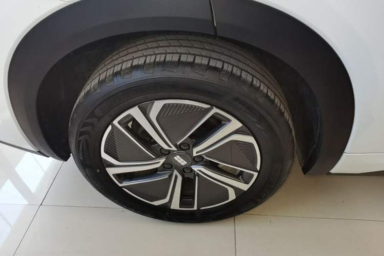 Used Geely Galaxy Xingjian 7 EM-i 2025 120km Exploration+ Version Exterior 5
