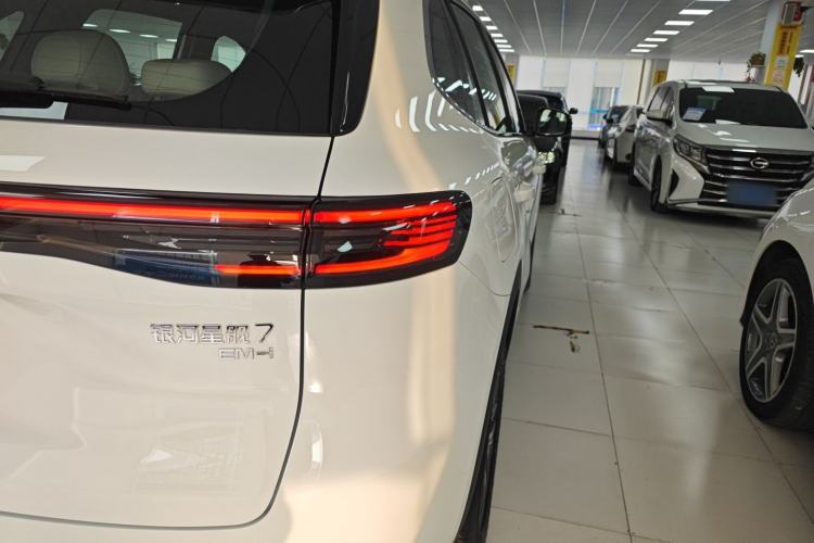 Used Geely Galaxy Xingjian 7 EM-i 2025 120km Exploration+ Version Exterior 6