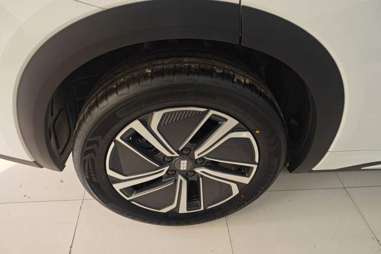 Used Geely Galaxy Xingjian 7 EM-i 2025 120km Exploration+ Version Exterior 8