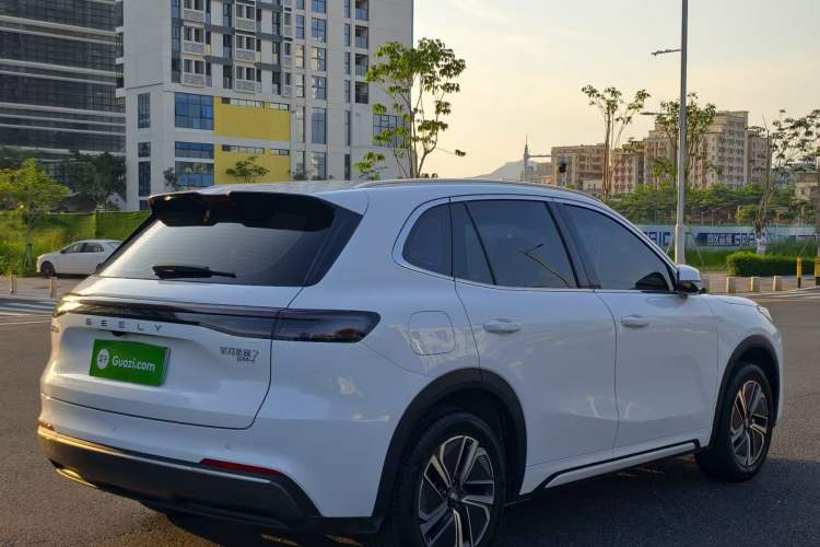 Used Geely Galaxy Xingjian 7 EM-i 2025 120km Launch+ Version Exterior 8