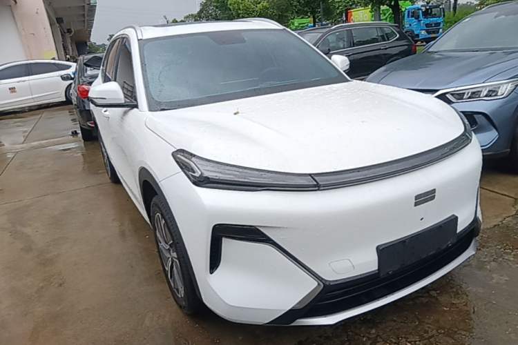 Used Geely Galaxy Xingjian 7 EM-i 2025 120km Launch+ Version Front Right 45 Deg
