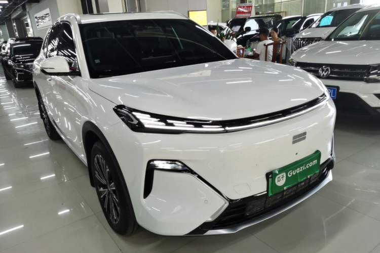 Used Geely Galaxy Xingjian 7 EM-i 2025 120km Navigator Edition Front Right 45 Deg