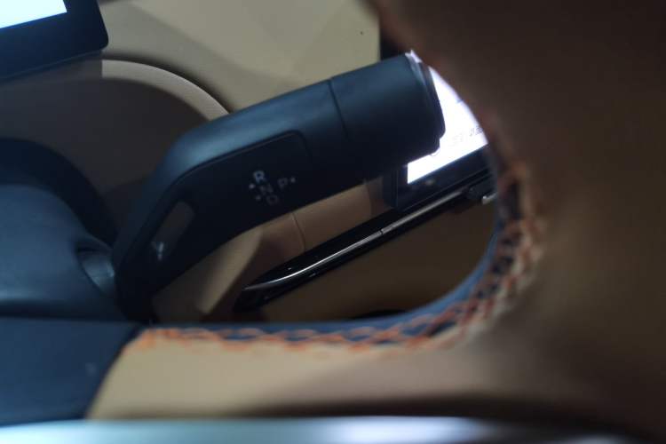 Used Geely Galaxy Xingjian 7 EM-i 2025 120km Navigator Edition Gear Lever
