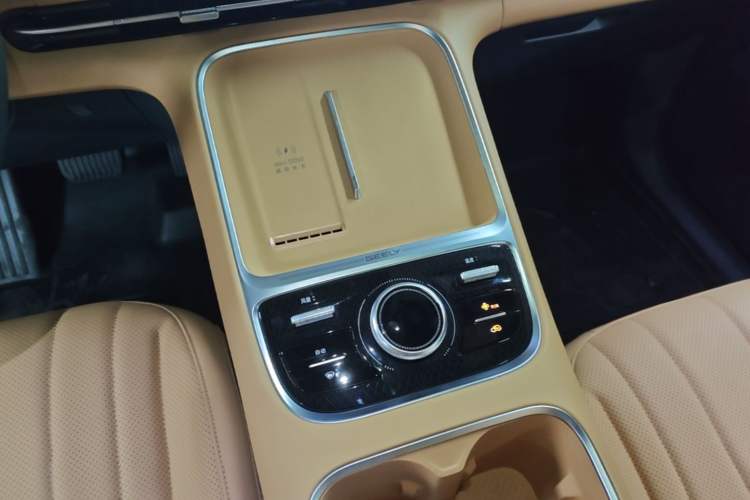 Used Geely Galaxy Xingjian 7 EM-i 2025 55km Exploration Edition Gear Lever