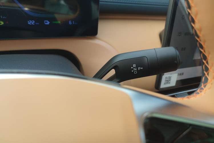 Used Geely Galaxy Xingjian 7 EM-i 2025 120km Launch+ Version Gear Lever