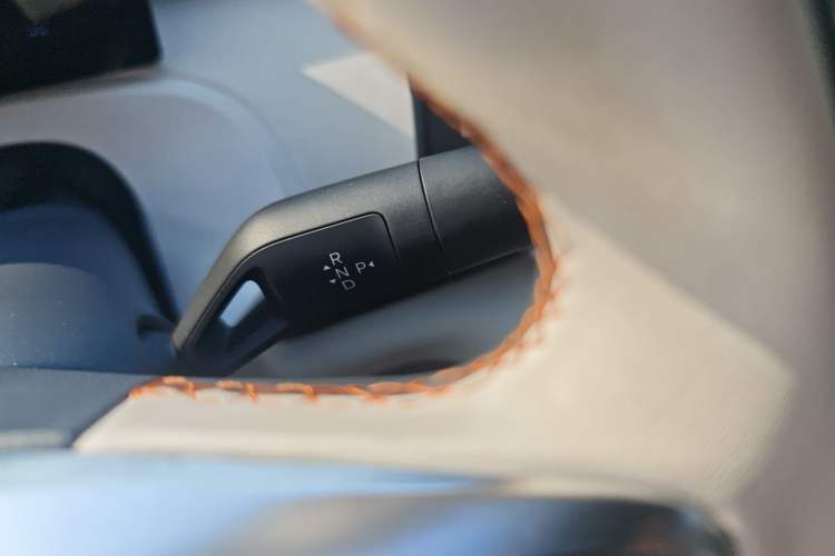 Used Geely Galaxy Xingjian 7 EM-i 2025 120km Launch+ Version Gear Lever
