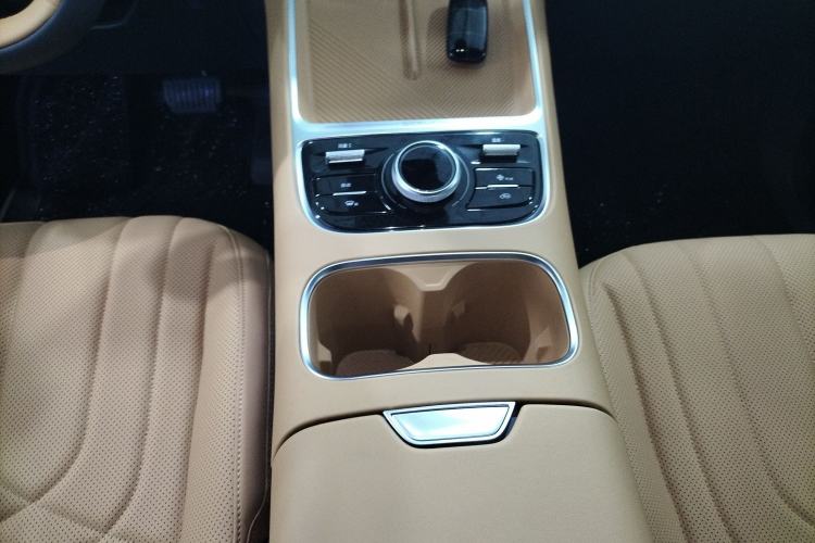 Used Geely Galaxy Xingjian 7 EM-i 2025 120km Launch+ Version Gear Lever