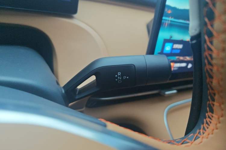 Used Geely Galaxy Xingjian 7 EM-i 2025 120km Exploration+ Version Gear Lever