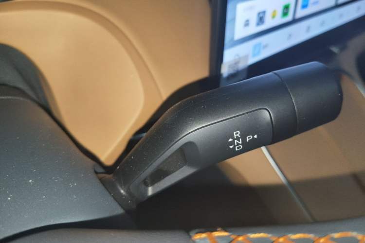 Used Geely Galaxy Xingjian 7 EM-i 2025 120km Launch+ Version Gear Lever