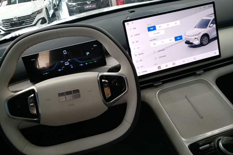 Used Geely Galaxy Xingjian 7 EM-i 2025 120km Launch+ Version Gear Lever