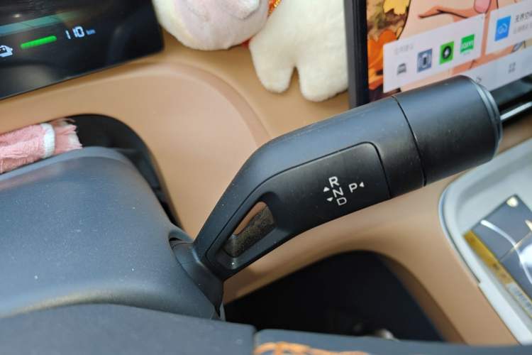 Used Geely Galaxy Xingjian 7 EM-i 2025 120km Launch+ Version Gear Lever