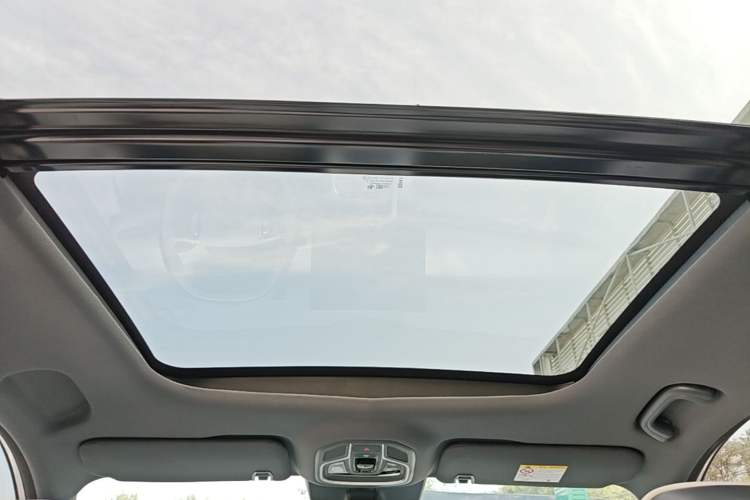 Used Geely Galaxy Xingjian 7 EM-i 2025 120km Exploration+ Version Headliner