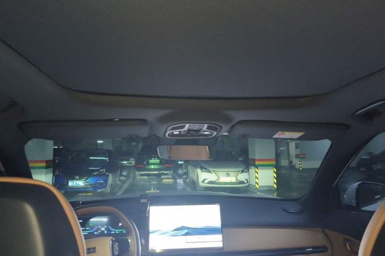 Used Geely Galaxy Xingjian 7 EM-i 2025 120km Launch+ Version Headliner