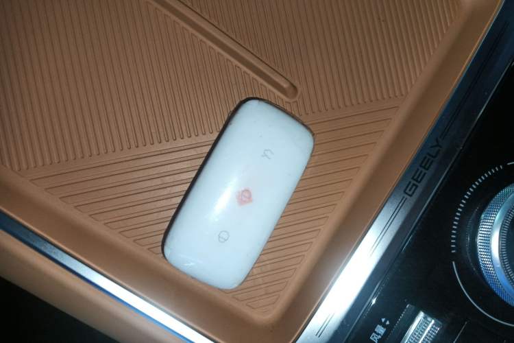 Used Geely Galaxy Xingjian 7 EM-i 2025 120km Launch+ Version Interior 1