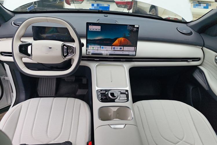 Used Geely Galaxy Xingjian 7 EM-i 2025 120km Launch+ Version Interior 2