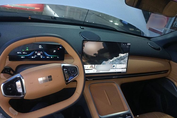 Used Geely Galaxy Xingjian 7 EM-i 2025 120km Launch+ Version Interior 2