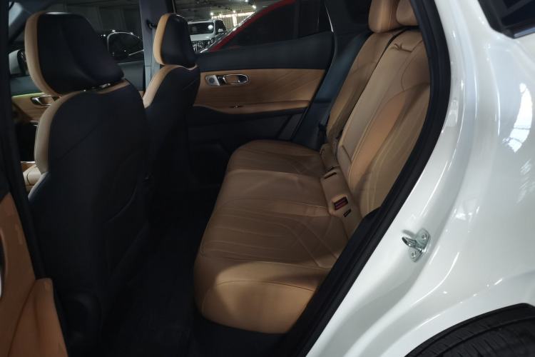 Used Geely Galaxy Xingjian 7 EM-i 2025 120km Navigator Edition Interior 4