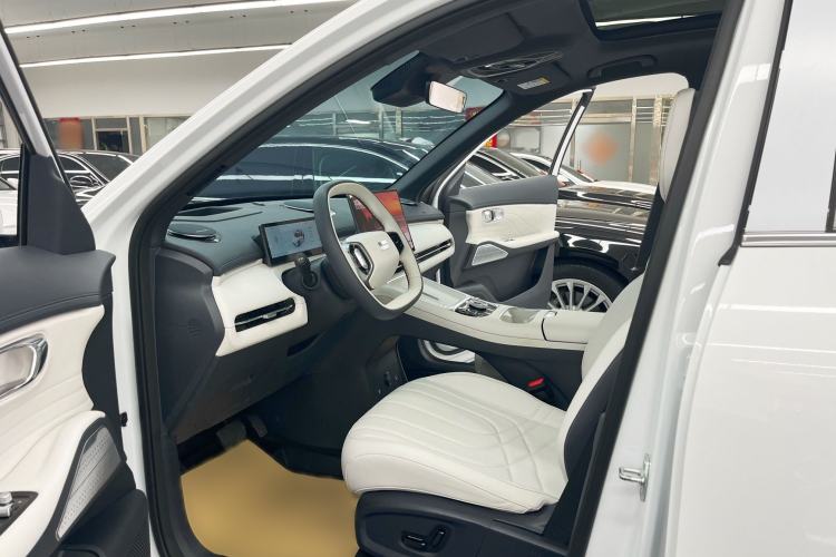 Used Geely Galaxy Xingjian 7 EM-i 2025 120km Exploration+ Version Interior 7