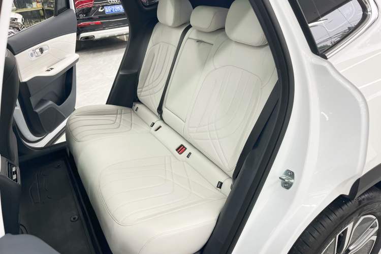 Used Geely Galaxy Xingjian 7 EM-i 2025 120km Exploration+ Version Interior 9