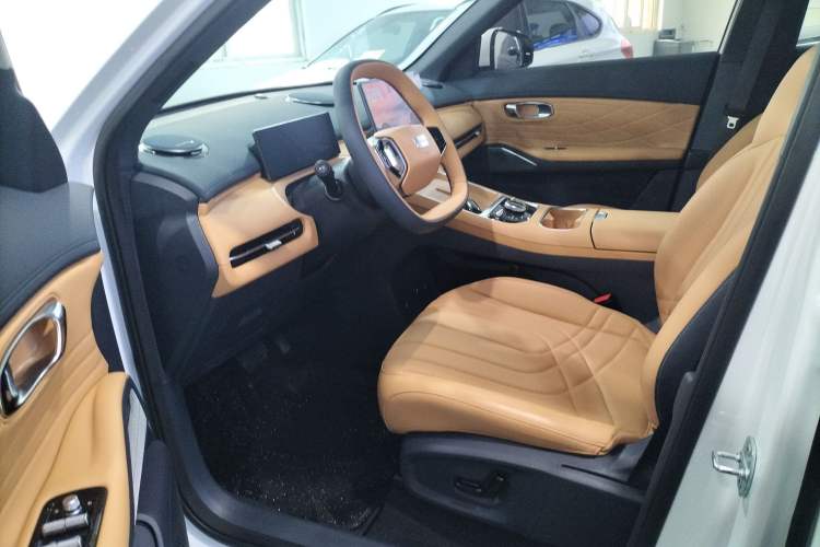 Used Geely Galaxy Xingjian 7 EM-i 2025 120km Launch+ Version Left Front Seat