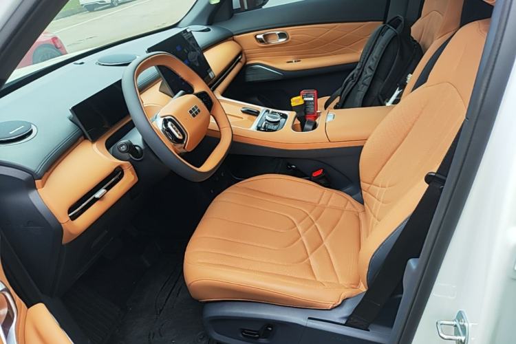 Used Geely Galaxy Xingjian 7 EM-i 2025 120km Launch+ Version Left Front Seat