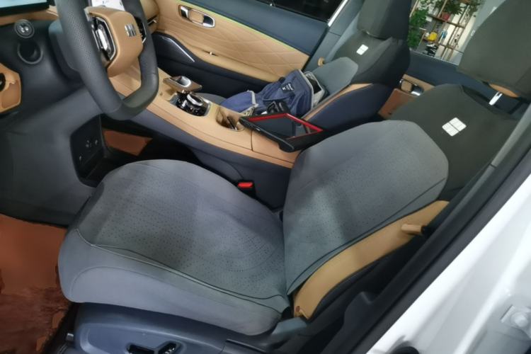Used Geely Galaxy Xingjian 7 EM-i 2025 120km Navigator Edition Left Front Seat