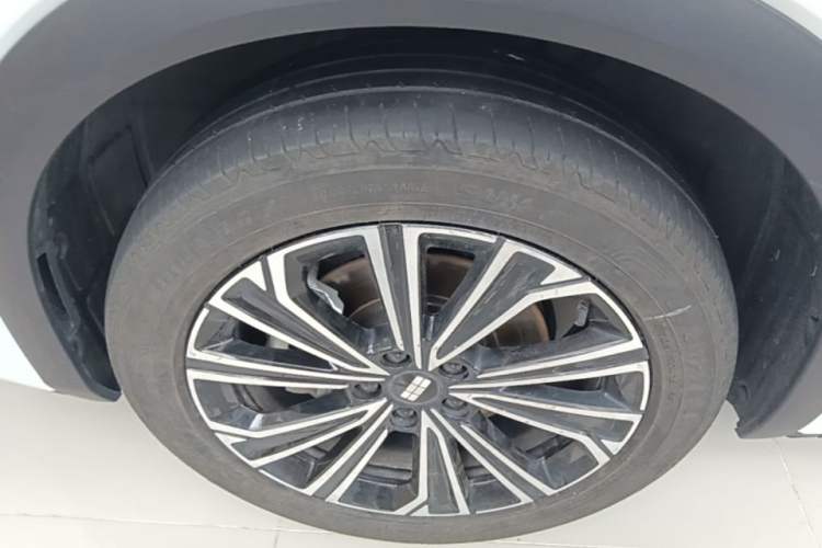 Used Geely Galaxy Xingjian 7 EM-i 2025 120km Navigator Edition Left Front Wheel Hub